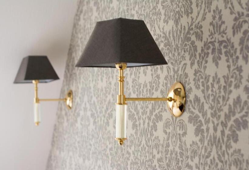 Отель The Originals Boutique, Hôtel Le George, Loches