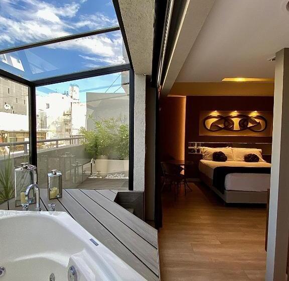 Отель Up Congreso