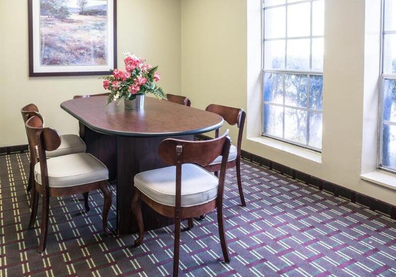 فندق Vista Inn And Suites Tampa