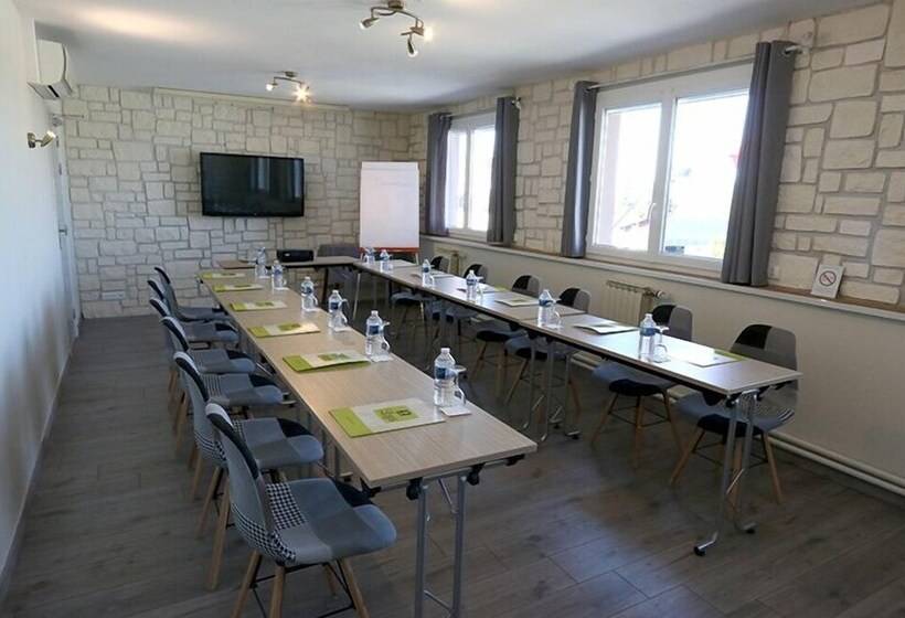 Logis Hôtel Centrotel Et Spa Bulles D Allier