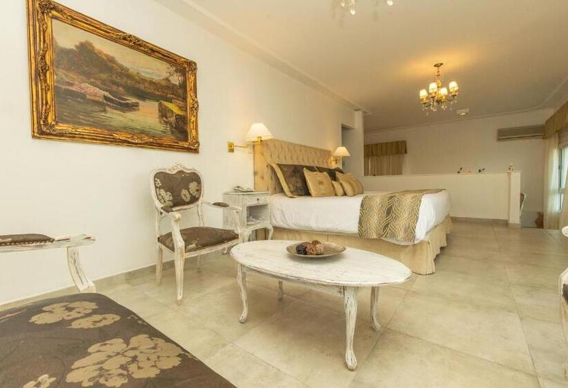 Marina Del Faro Resort