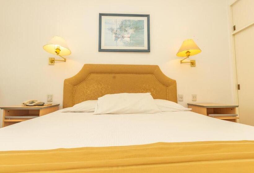 Marina Del Faro Resort