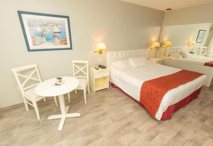 Marina Del Faro Resort