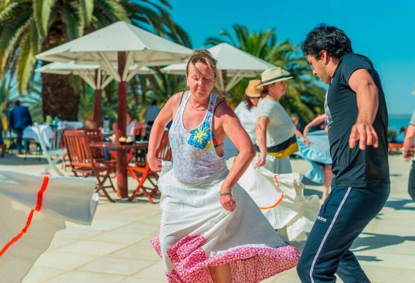 Marina Del Faro Resort