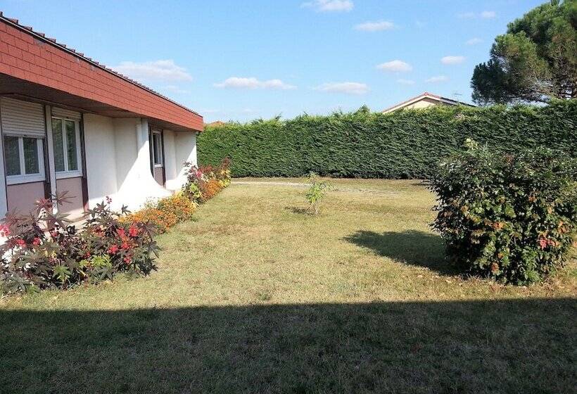 מוטל Les Jardins Du Forez