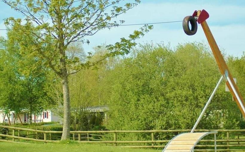 호텔 Ouilok   Domaine De Litteau Campsite