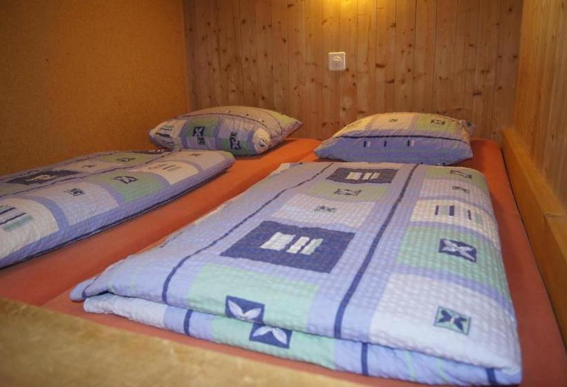 הוסטל Bärghuus Axalp