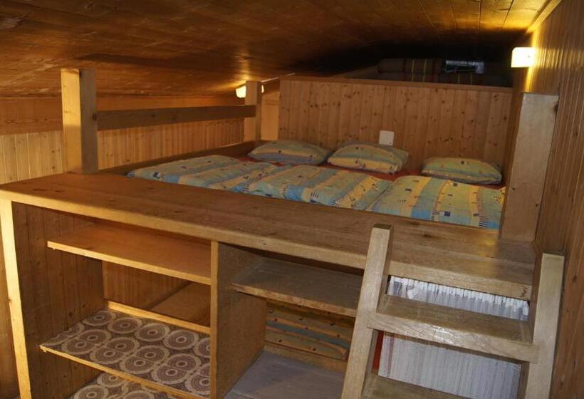 הוסטל Bärghuus Axalp