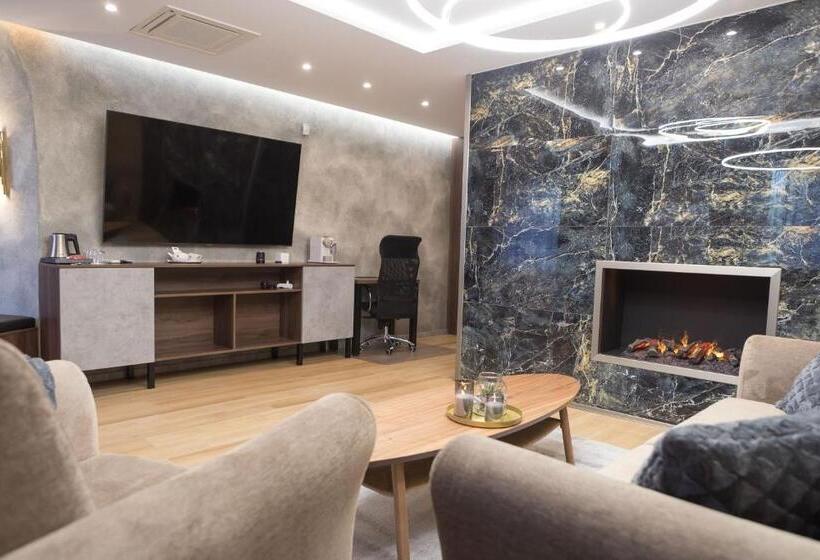 ベッドアンドブレックファースト Kalvin Restaurant & Pension