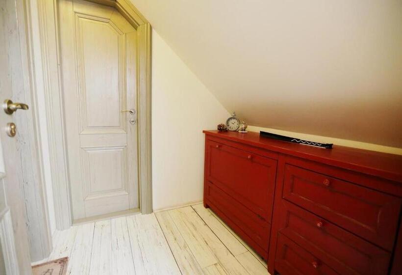 مبيت وإفطار Kalvin Restaurant & Pension