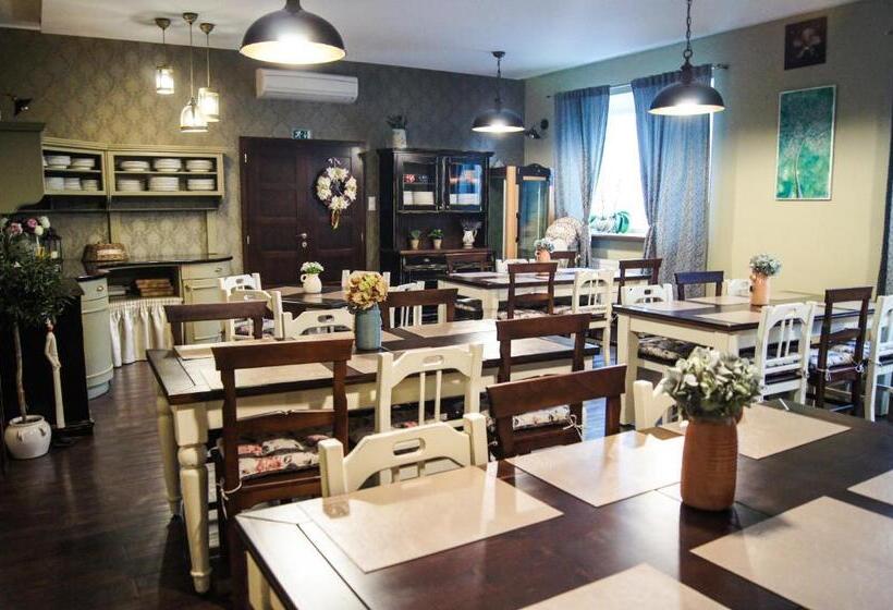 مبيت وإفطار Kalvin Restaurant & Pension