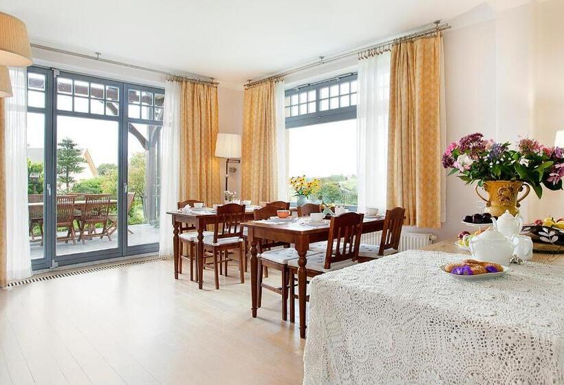 مبيت وإفطار Kashubian Lodge & Spa