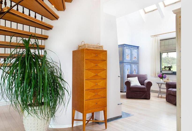 مبيت وإفطار Kashubian Lodge & Spa