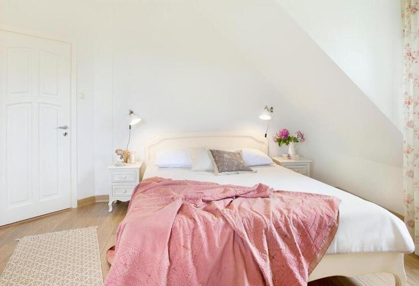 مبيت وإفطار Kashubian Lodge & Spa