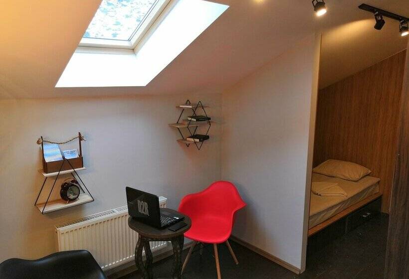 Elbrus Hiloft Hostel