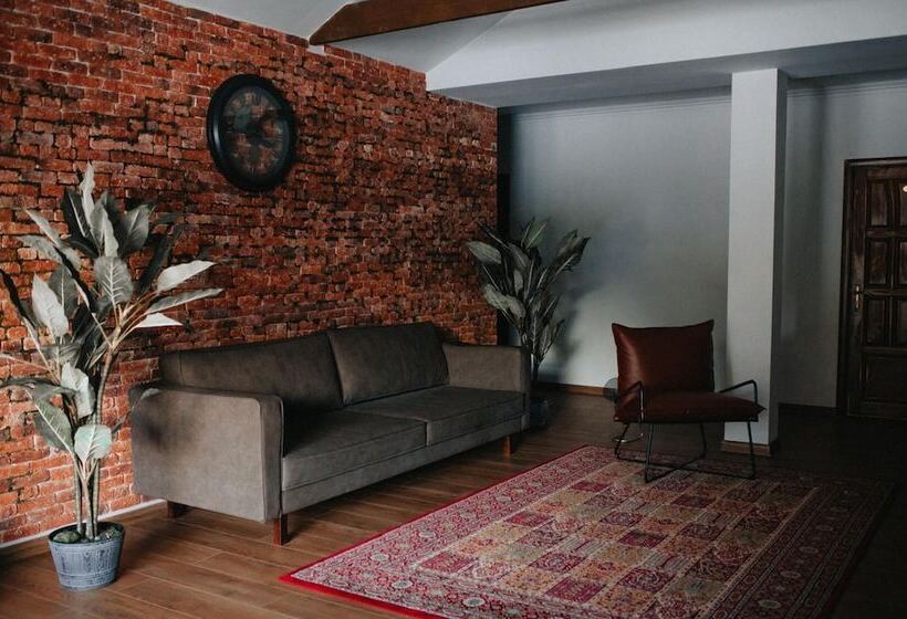 Elbrus Hiloft Hostel