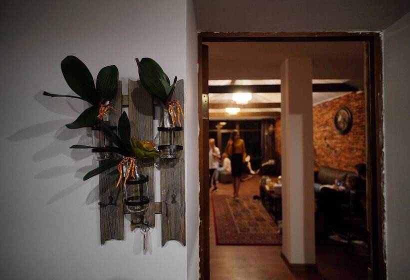 Elbrus Hiloft Hostel