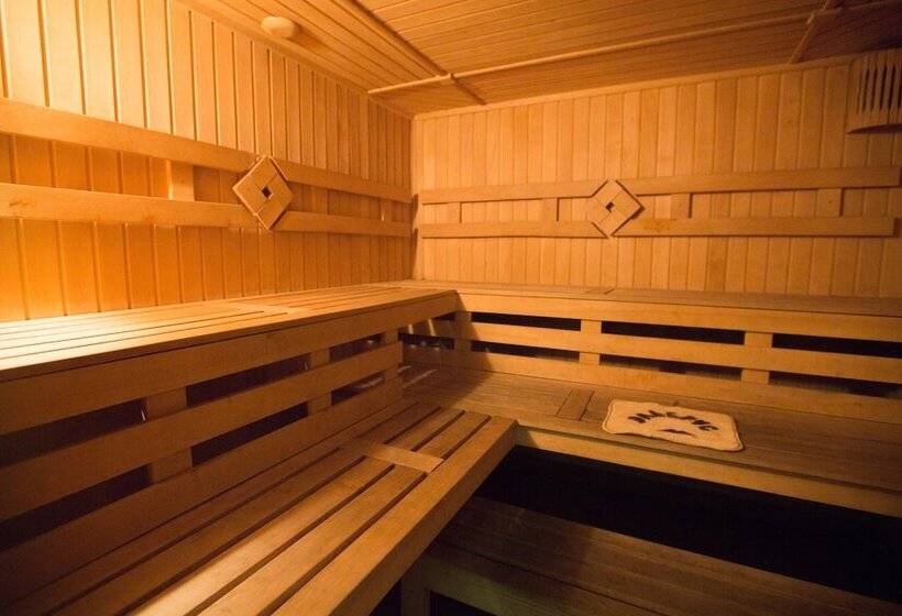 Elbrus Hiloft Hostel