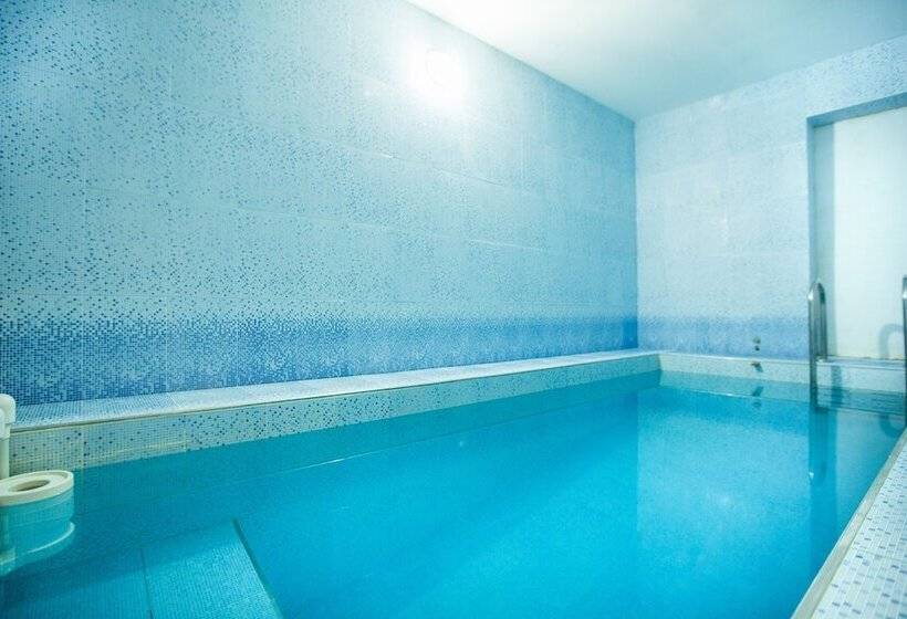 Elbrus Hiloft Hostel