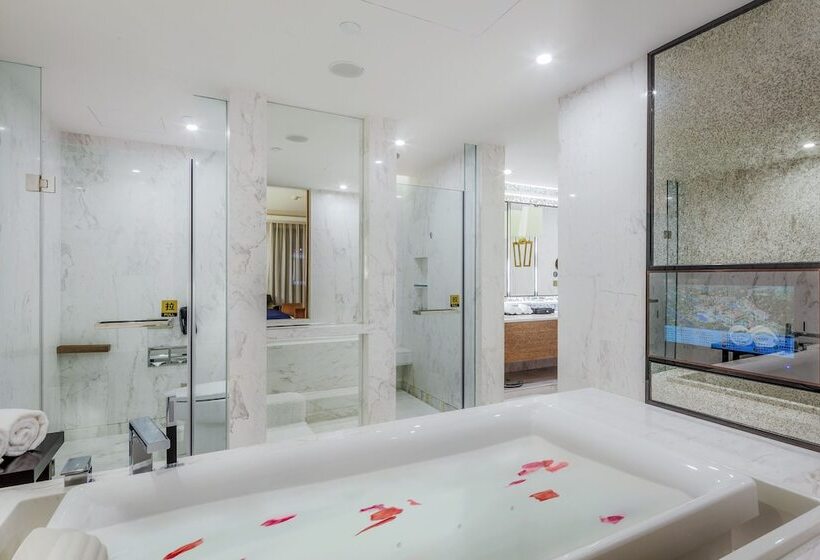 Felton Grand Hotel Bazhong