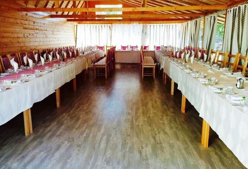 בית מלון כפרי Abyrvalg