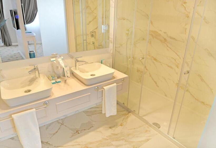 هتل Adempi̇ra Termal&spa