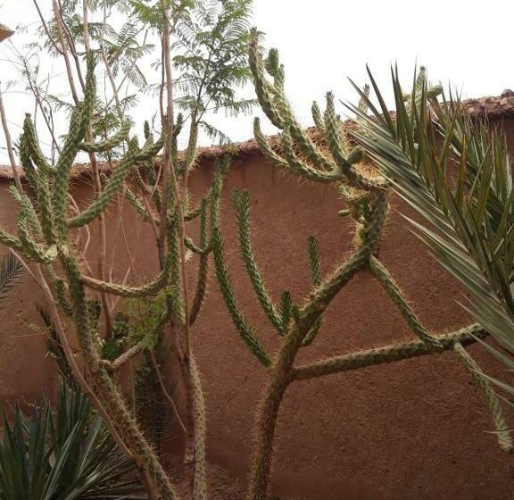 هتل Auberge Restaurant Les Coquelicots