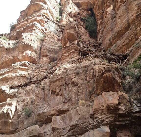 هتل Auberge Restaurant Les Coquelicots