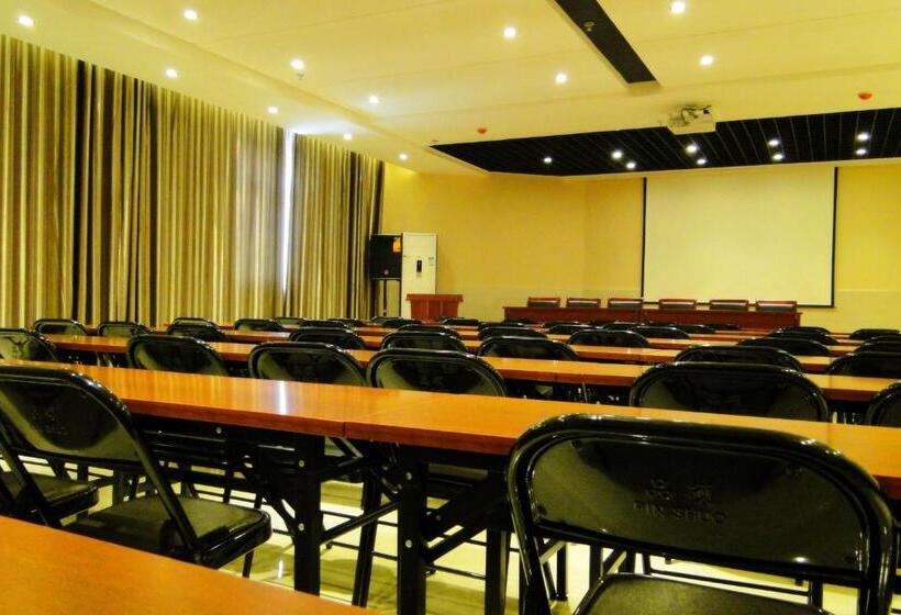 בית מלון כפרי Greentree Inn Fuyang Shopping Mall