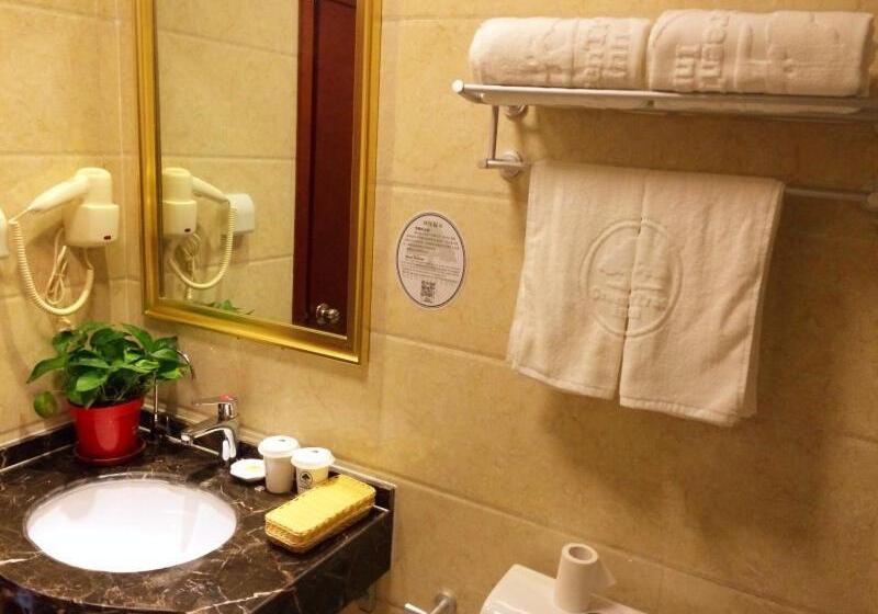 בית מלון כפרי Greentree Inn Fuyang Shopping Mall