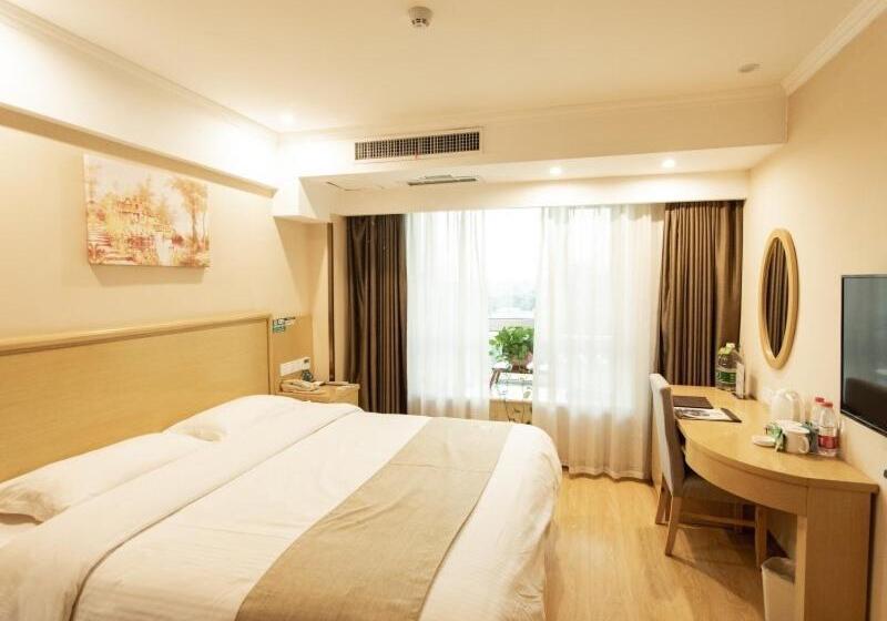 Greentree Inn Henan Zhumadian Xincai Yueliang Bay Business Hotel