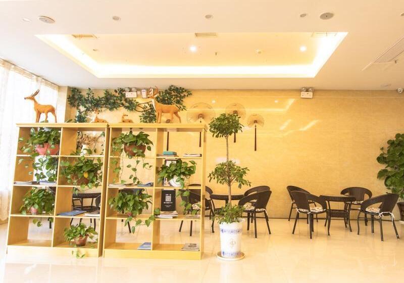 Greentree Inn Henan Zhumadian Xincai Yueliang Bay Business Hotel