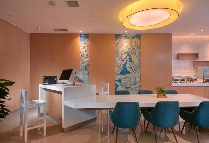 בית מלון כפרי Holiday Inn Express Luoyang Yichuan, An Ihg