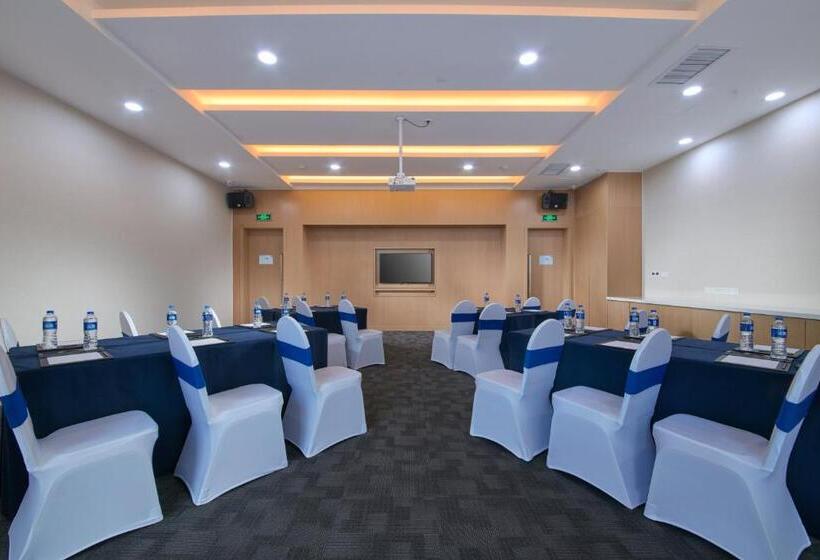 בית מלון כפרי Holiday Inn Express Luoyang Yichuan, An Ihg