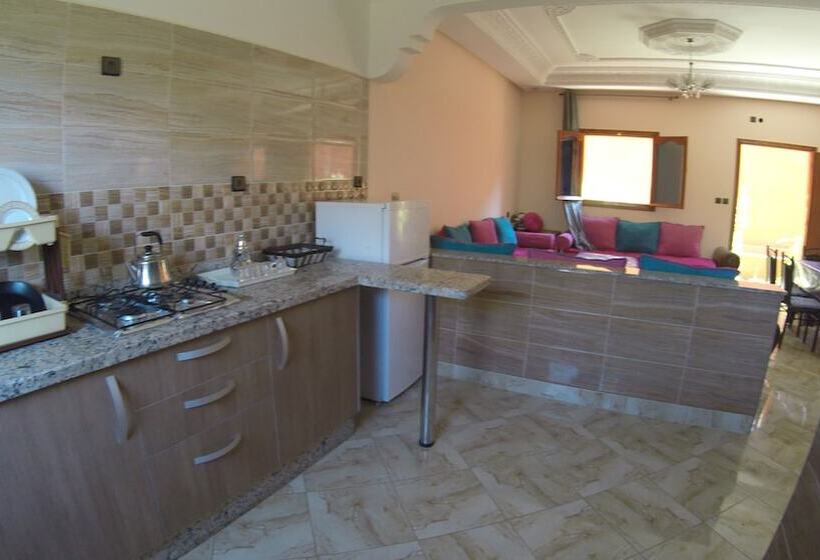 هتل Hôtel Ajil Ouzoud