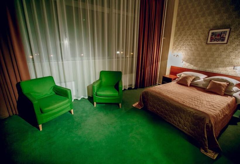 בית מלון כפרי New Fortress