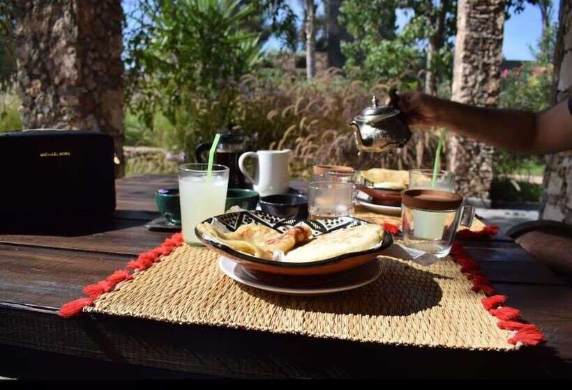 هتل روستایی Koheilan Oriental Lodge Farm