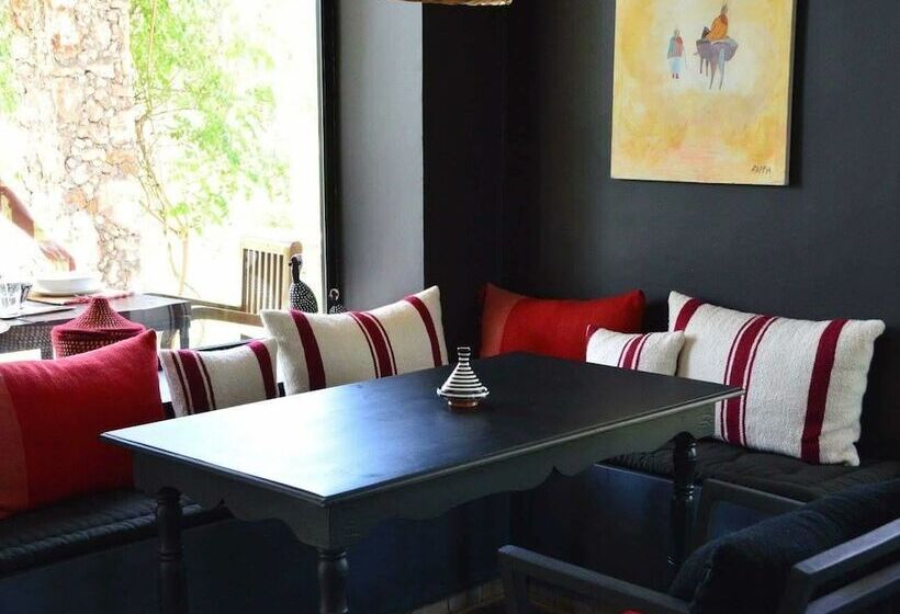 هتل روستایی Koheilan Oriental Lodge Farm