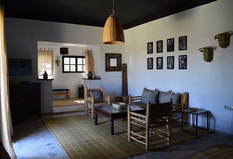 هتل روستایی Koheilan Oriental Lodge Farm