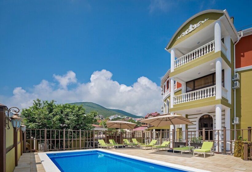 Mini Hotel Biography