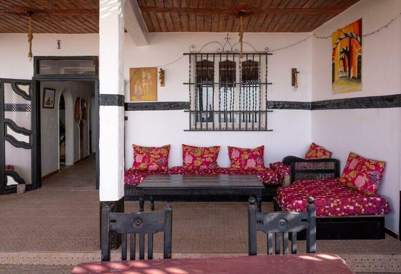 پانسیون Auberge Sable D'or