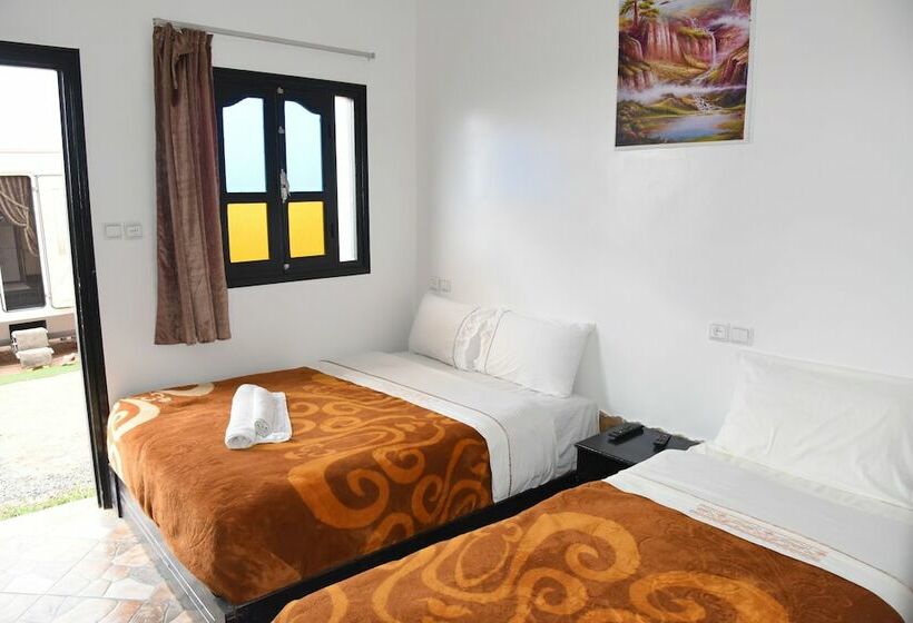 پانسیون Equinox