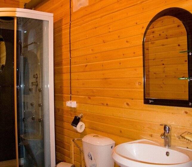 פנסיון Holiday Village Bayar