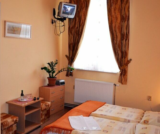 膳宿费 Penzión Manderlak