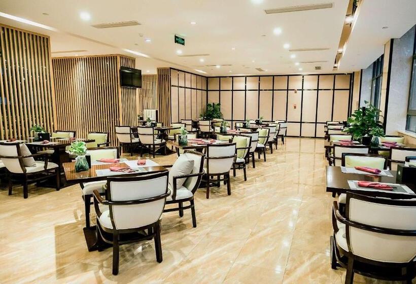 בית מלון כפרי Days Inn By Wyndham Business Place Sichuan Bazhong