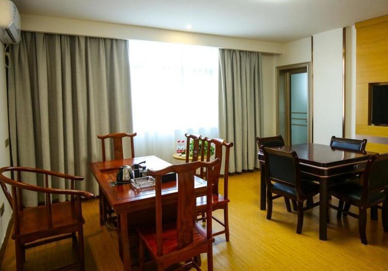 ホテル Greentree Inn Yiyang City Anhua County Anhua Grand Theatre Express