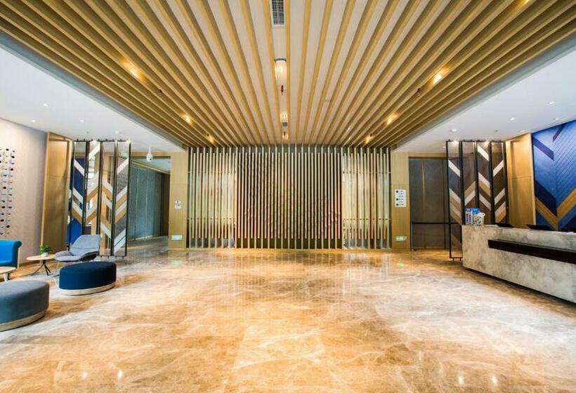 فندق Holiday Inn Express Guizhou Qinglong, An Ihg