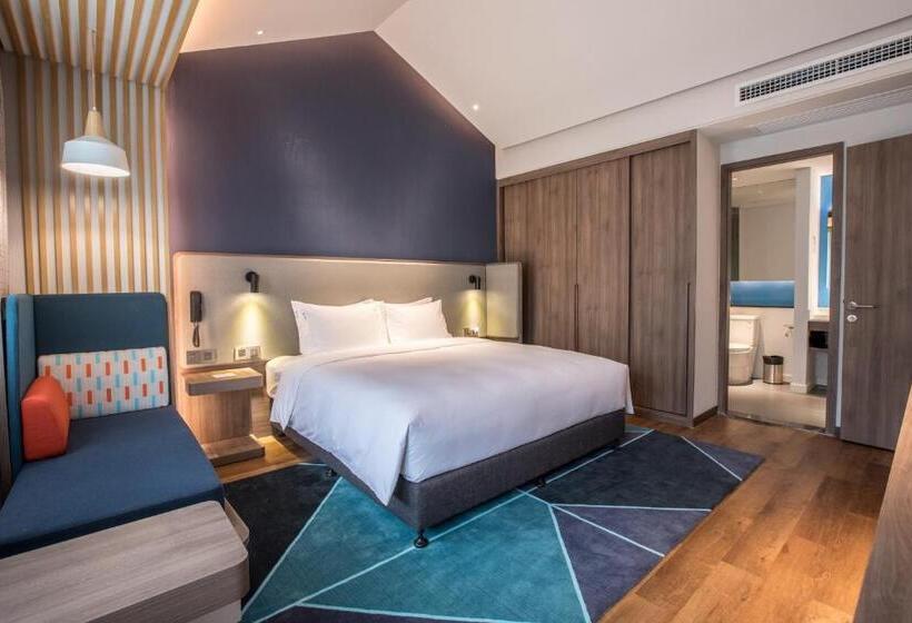 فندق Holiday Inn Express Guizhou Qinglong, An Ihg