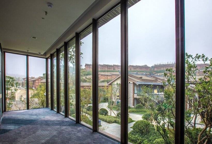 فندق Holiday Inn Express Guizhou Qinglong, An Ihg