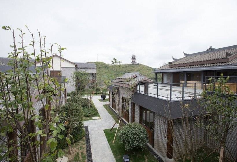 فندق Holiday Inn Express Guizhou Qinglong, An Ihg